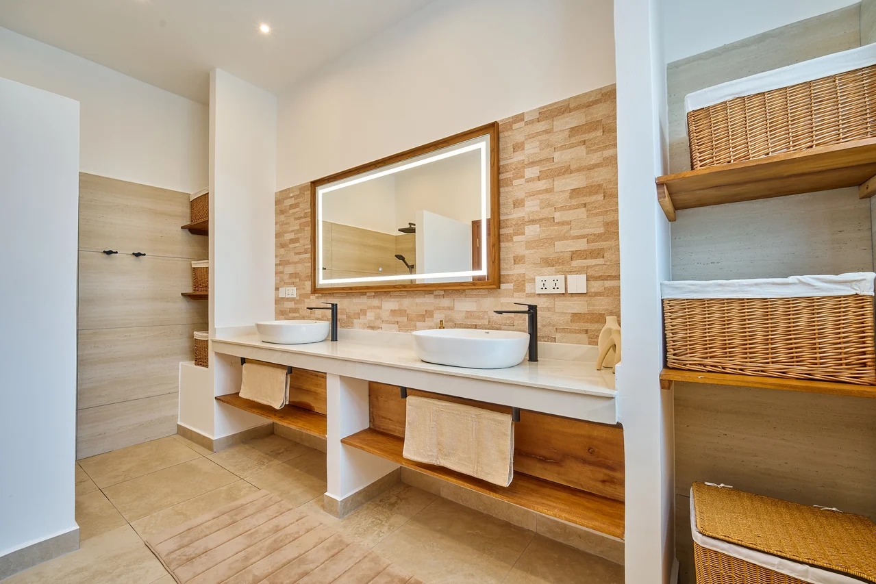 Natural textures in the bathroom